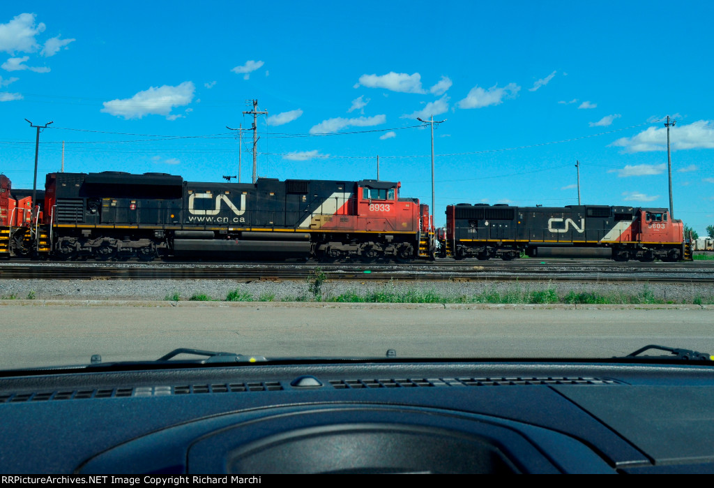 CN 8933